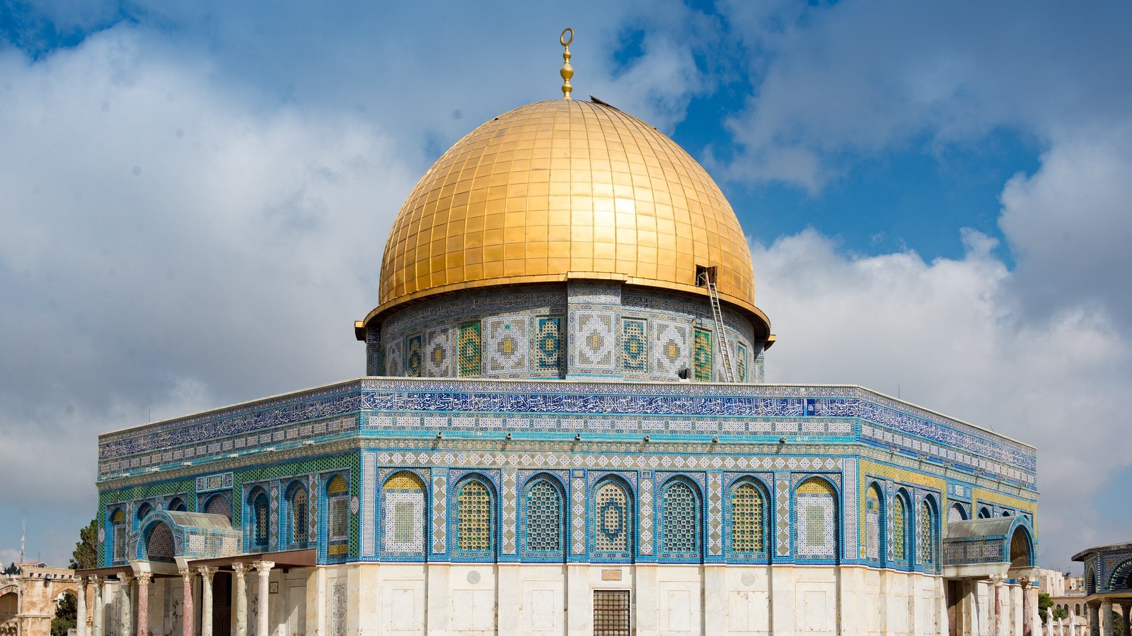 قبة الصخرة في يوم صافٍ