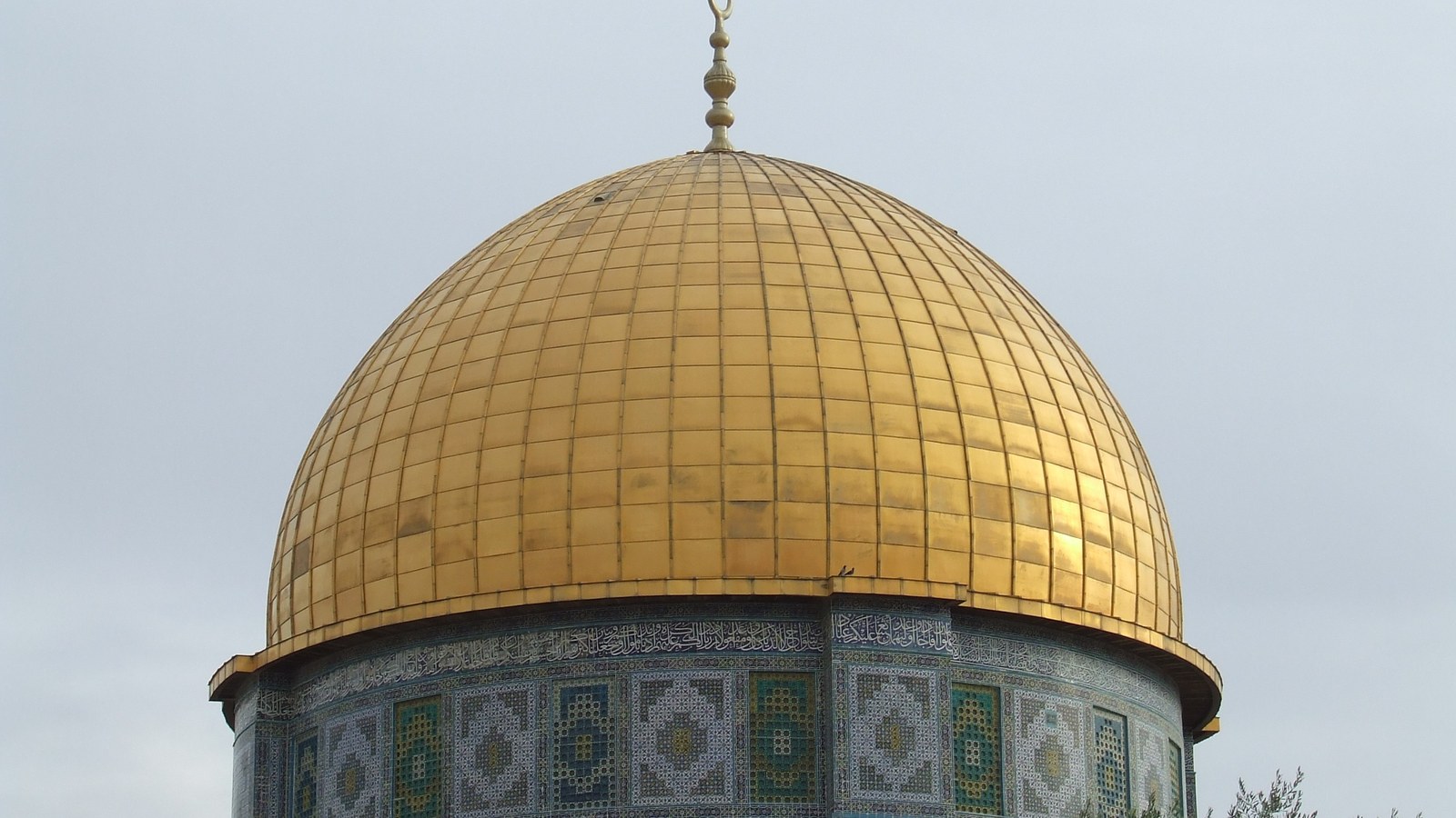 القبة الذهبية عن قرب